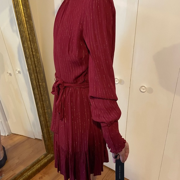 Tommy Hilfiger high collar cocktail or work dress. Delicate gold lines on Ruby - Picture 5 of 8